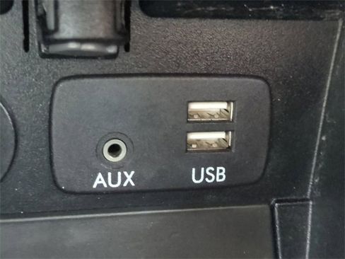 Used 2017 Subaru Outback 2.5i Premium image 21