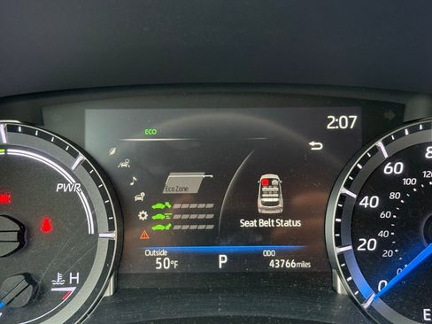 Used 2023 Toyota Highlander LE image 10