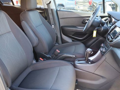 Used 2018 Chevrolet Trax LT image 26