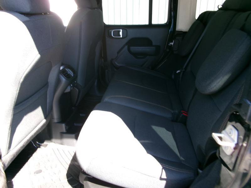 Used 2024 Jeep Wrangler Unlimited AWD/4WD image 7