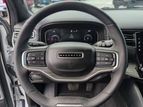 Used 2024 Jeep Wagoneer Series II w/ Flexible Seating Group RWD image 10
