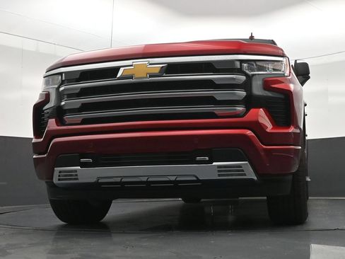 Used 2025 Chevrolet Silverado 1500 High Country RWD image 32