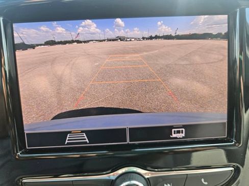 Used 2021 Chevrolet Traverse LT FWD image 20