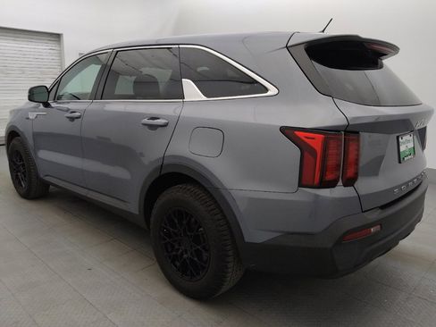 Used 2022 Kia Sorento LX FWD image 3