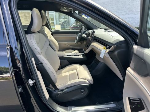 New 2025 Volvo EX90 Ultra w/ Protection Package Premier image 21