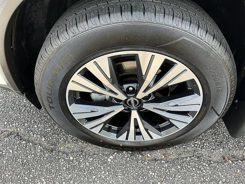 Certified 2023 Nissan Rogue SV w/ SV Premium B Package image 8