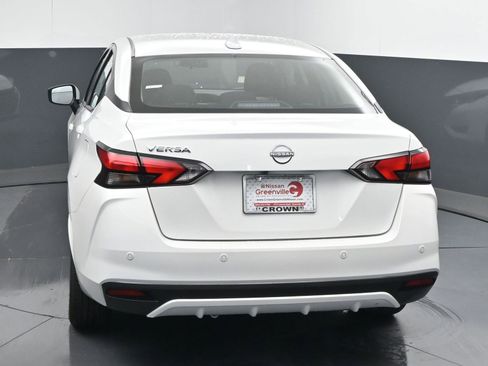 Used 2025 Nissan Versa SV w/ Trunk Package FWD image 6