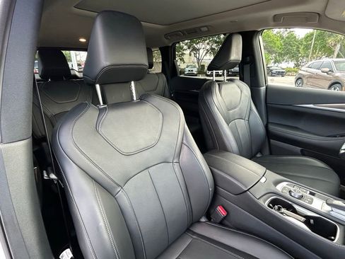 Used 2025 INFINITI QX60 Luxe FWD image 52