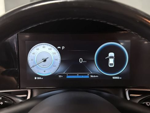 Used 2022 Hyundai Elantra Limited FWD image 14