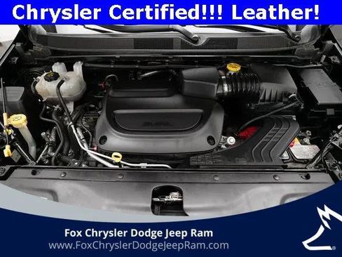 Certified 2024 Chrysler Pacifica Touring-L image 3