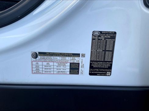 Used 2023 Land Rover Range Rover SE image 16