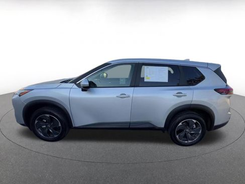Used 2025 Nissan Rogue SV FWD image 9