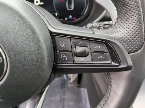 Used 2024 Alfa Romeo Stelvio Veloce AWD/4WD image 25