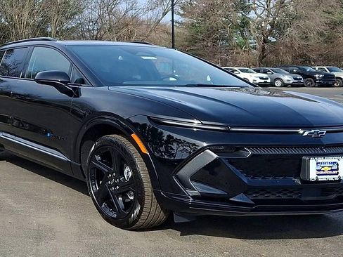 New 2026 Chevrolet Equinox EV RS image 5