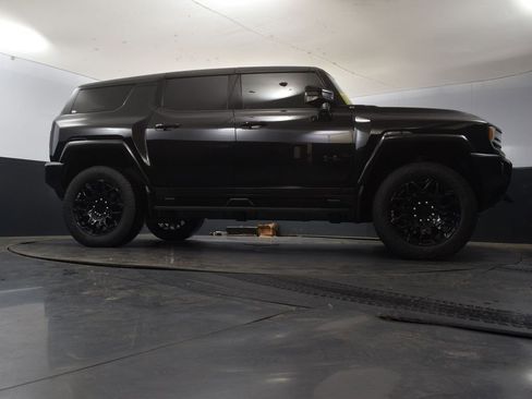 New 2025 GMC Hummer EV 2X w/ LPO, Dark Essentials Package image 48