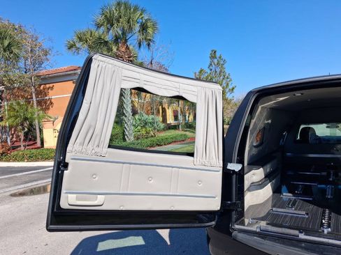Used 2014 Cadillac XTS Hearse FWD image 17