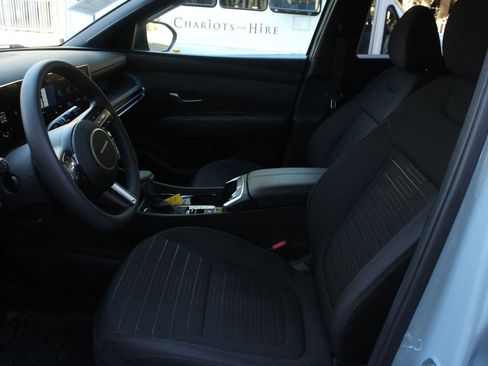 Used 2025 Hyundai Santa Cruz SE image 14