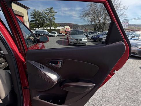 Used 2014 Hyundai Tucson SE AWD/4WD image 23