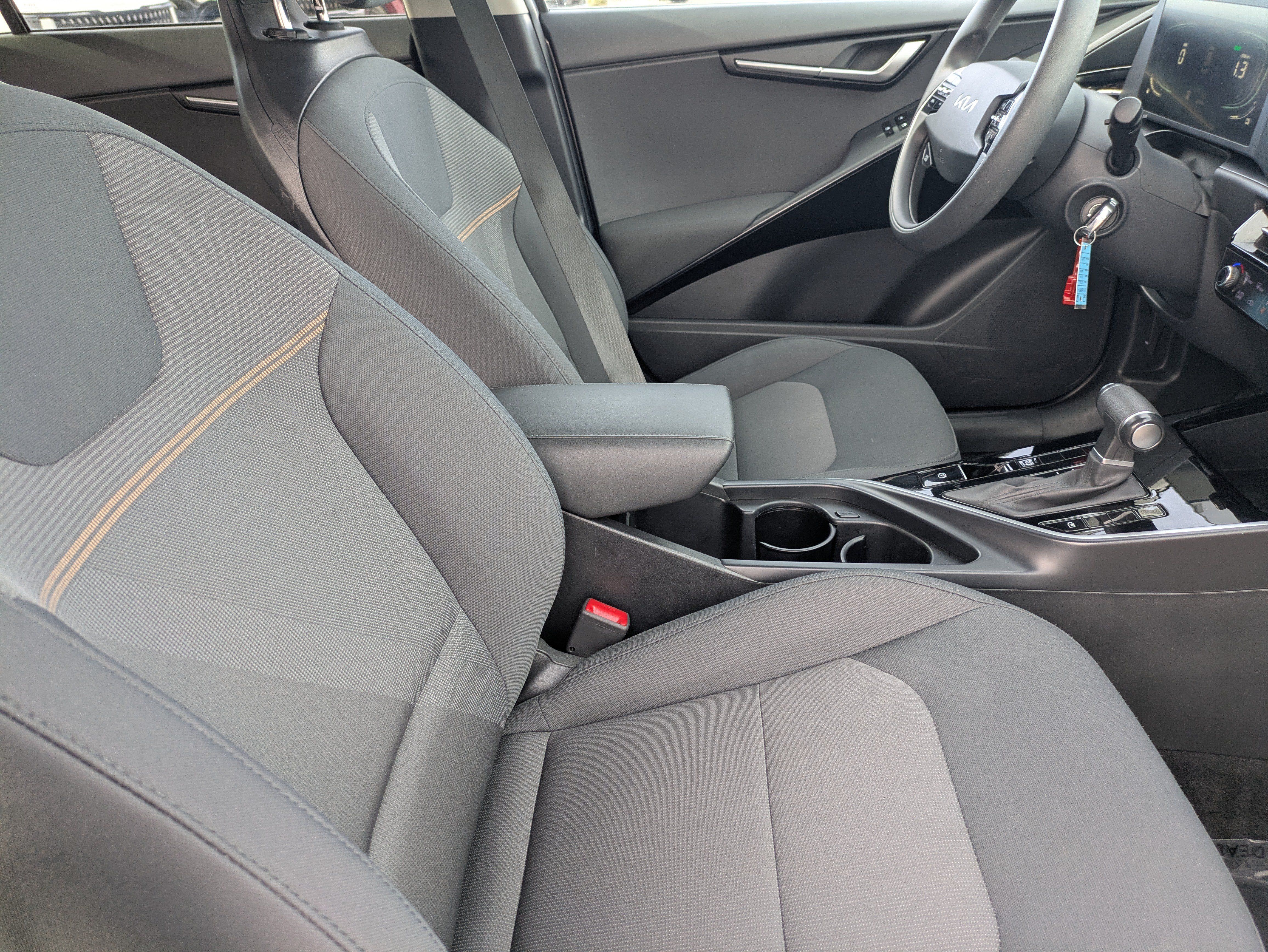 Certified 2025 Kia Niro LX FWD image 12