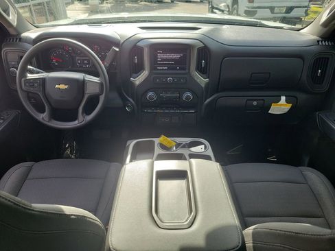 Certified 2025 Chevrolet Silverado 1500 Custom w/ Turbomax Blackout Package RWD image 17