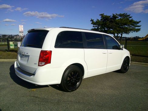 Used 2019 Dodge Grand Caravan GT FWD image 47