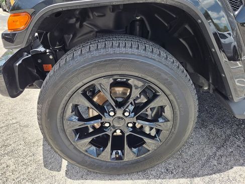 Used 2023 Jeep Gladiator Overland AWD/4WD image 19