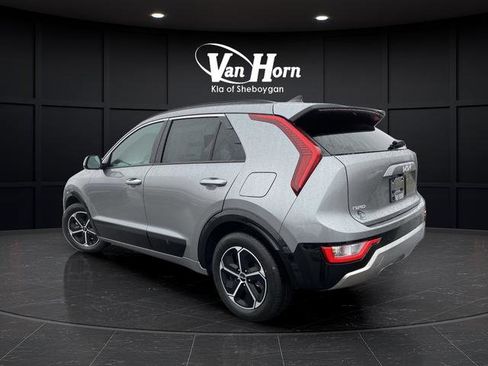 New 2026 Kia Niro FWD image 3