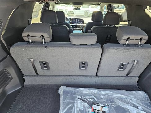 New 2026 Chevrolet Traverse LT FWD image 17
