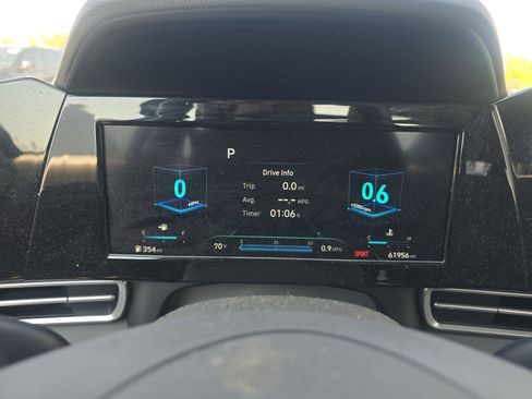 Used 2022 Hyundai Elantra SEL w/ Convenience + Premium Package FWD image 11