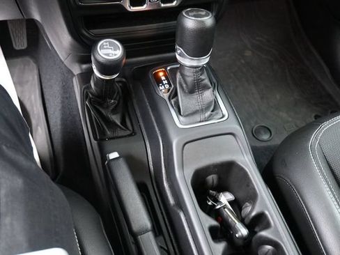 Used 2023 Jeep Wrangler Unlimited Sport AWD/4WD image 22