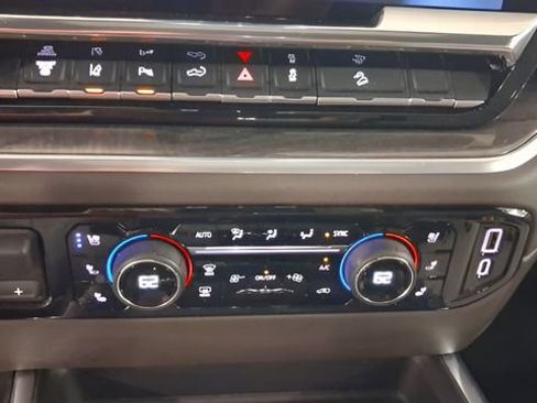 Used 2026 Chevrolet Silverado 3500 LTZ w/ LTZ Premium Package AWD/4WD image 31