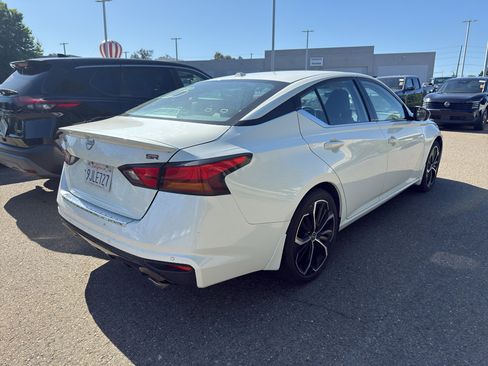 Used 2023 Nissan Altima 2.5 SR w/ SR Premium Package FWD image 5