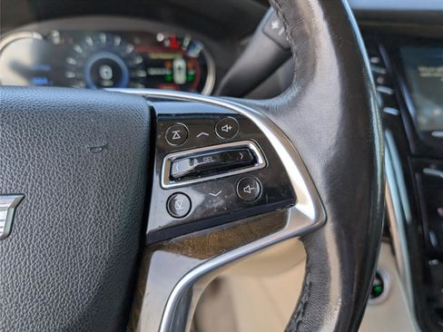 Used 2018 Cadillac Escalade Luxury RWD image 21