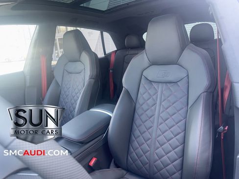 New 2026 Audi SQ8 Prestige image 13