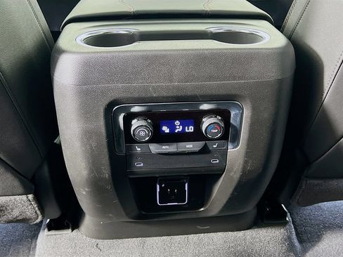 Used 2026 Chevrolet Suburban RST w/ Advanced Technology Package AWD/4WD image 27