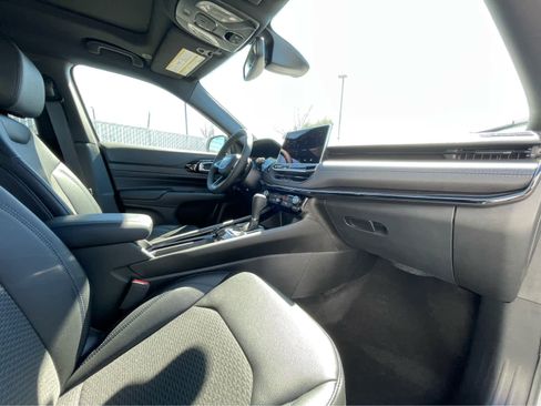 New 2025 Jeep Compass Latitude w/ Sun & Sound Group image 27