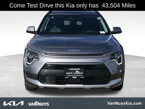 Used 2023 Kia Niro EX image 7