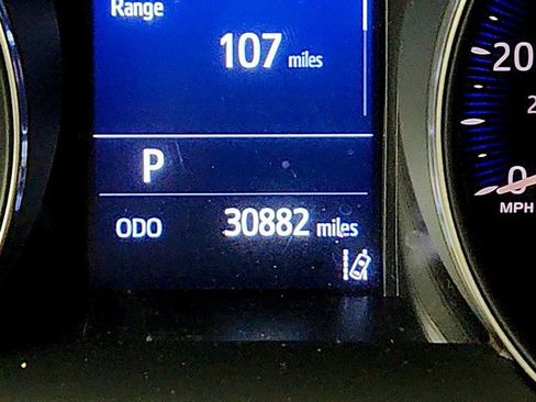 Used 2021 Toyota C-HR XLE FWD image 15