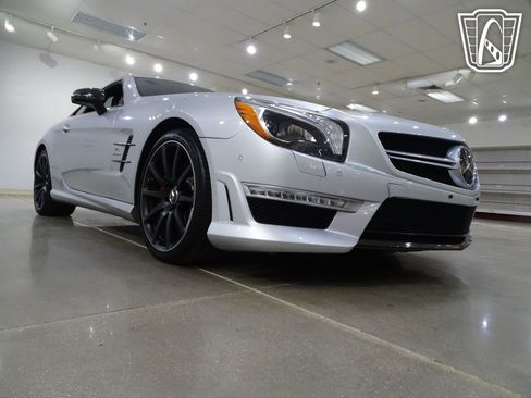 Used 2015 Mercedes-Benz SL 63 AMG image 22