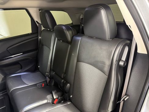 Used 2020 Dodge Journey Crossroad w/ Popular Equipment Group FWD image 21