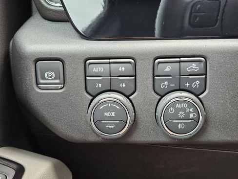Used 2025 Chevrolet Silverado 2500 ZR2 w/ ZR2 Bison Edition AWD/4WD image 24