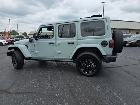 Used 2024 Jeep Wrangler Unlimited Sahara AWD/4WD image 4