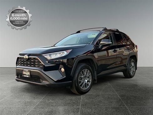 Used 2020 Toyota RAV4 XLE w/ XLE Grade Weather Package AWD/4WD image 26