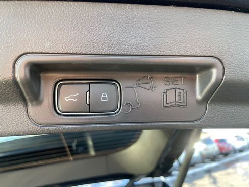 Used 2025 Ford Explorer ST-Line AWD/4WD image 37