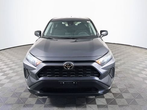 Used 2022 Toyota RAV4 LE AWD/4WD image 2