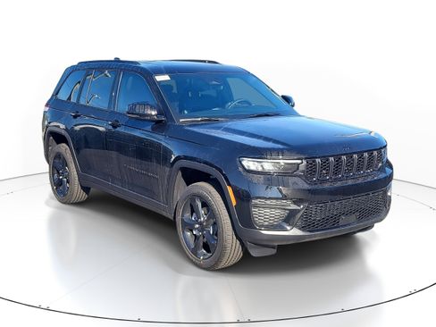 New 2025 Jeep Grand Cherokee Altitude image 2