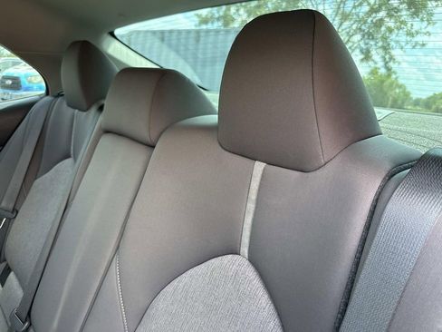 Used 2022 Toyota Camry LE FWD image 15