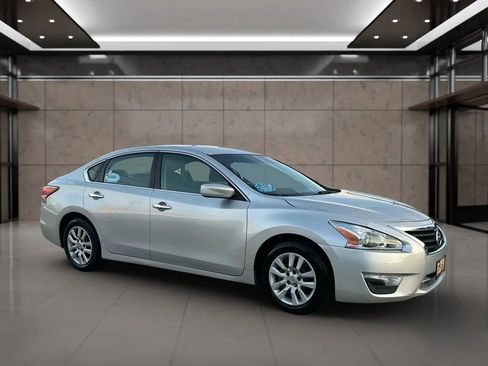 Used 2015 Nissan Altima 2.5 S w/ Power Driver Seat Package image 19