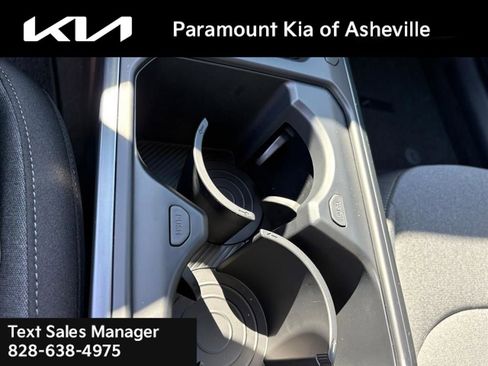 New 2025 Kia K4 LXS image 26