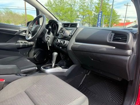 Used 2018 Honda Fit LX image 27